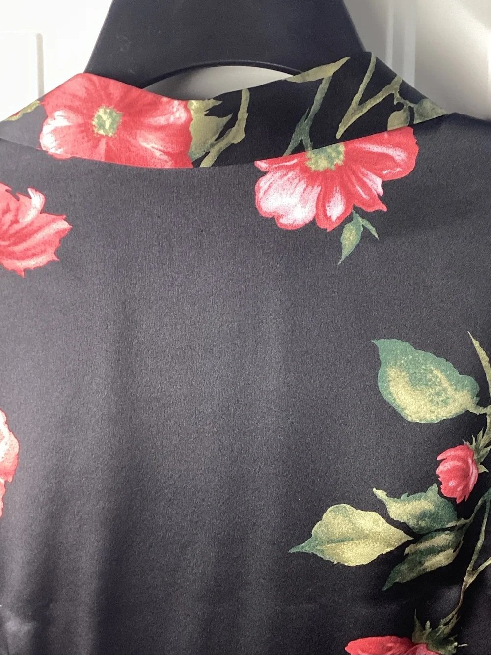 Kate Hill Black Floral Silk  Blouse with Red Roses - Picture 6 of 7